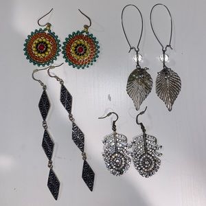 Bundle of 4 pairs or earrings
